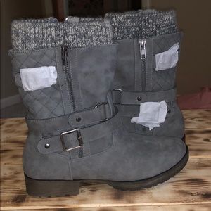 Short gray winter boots